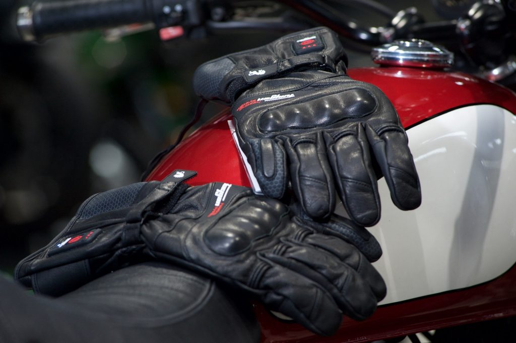 Les Gants Chauffants Numéro 1 pour la Moto ! – Warm Up