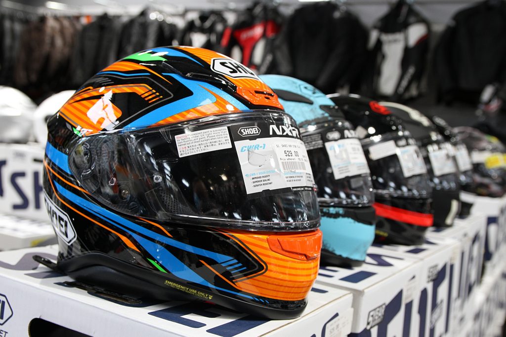 Casque originaux SHOEI NXR vue de face